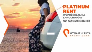 wynajem-samochodu-slonce-kupno-auta-jpg Kobieta siedząca na bagażniku samochodu przy zachodzie słońca, co przedstawia pytanie: wynajem samochodu vs kupno auta.